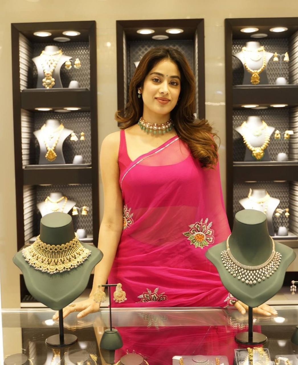 Janhvi Kapoor Inspired Soft Georgette Pink Saree
