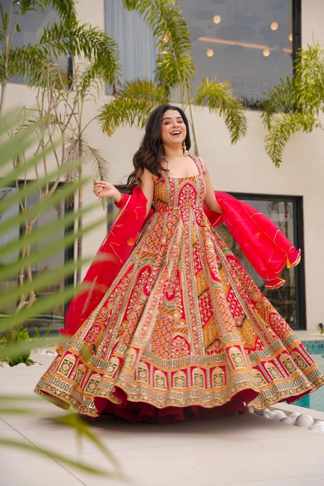 Khusbani Grace Gown