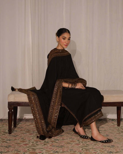 Gilded Noir Statement Kurta Set